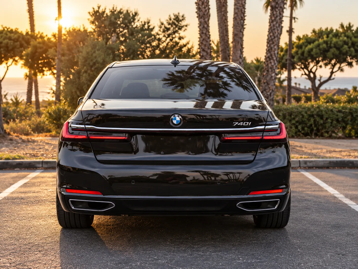 BMW 7 Series — Sedán ejecutivo al atardecer
